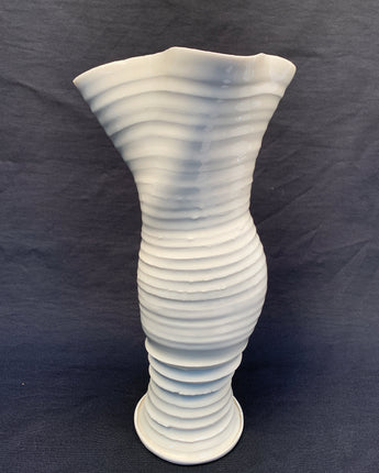 TAKESHI YASUDA (JAPANESE, 1943-) "UNFOLDING PORCELAIN" VASE